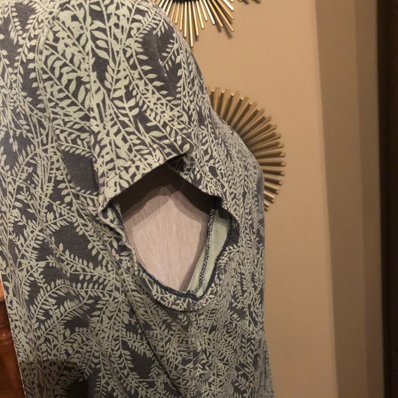 Old NavyGreen V Neck Top - Picture 5 of 8